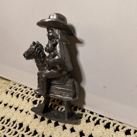 Signed M.A. Ricker Pewter silver sculpture of cowgirl on rocking horse - Picture 4 of 11